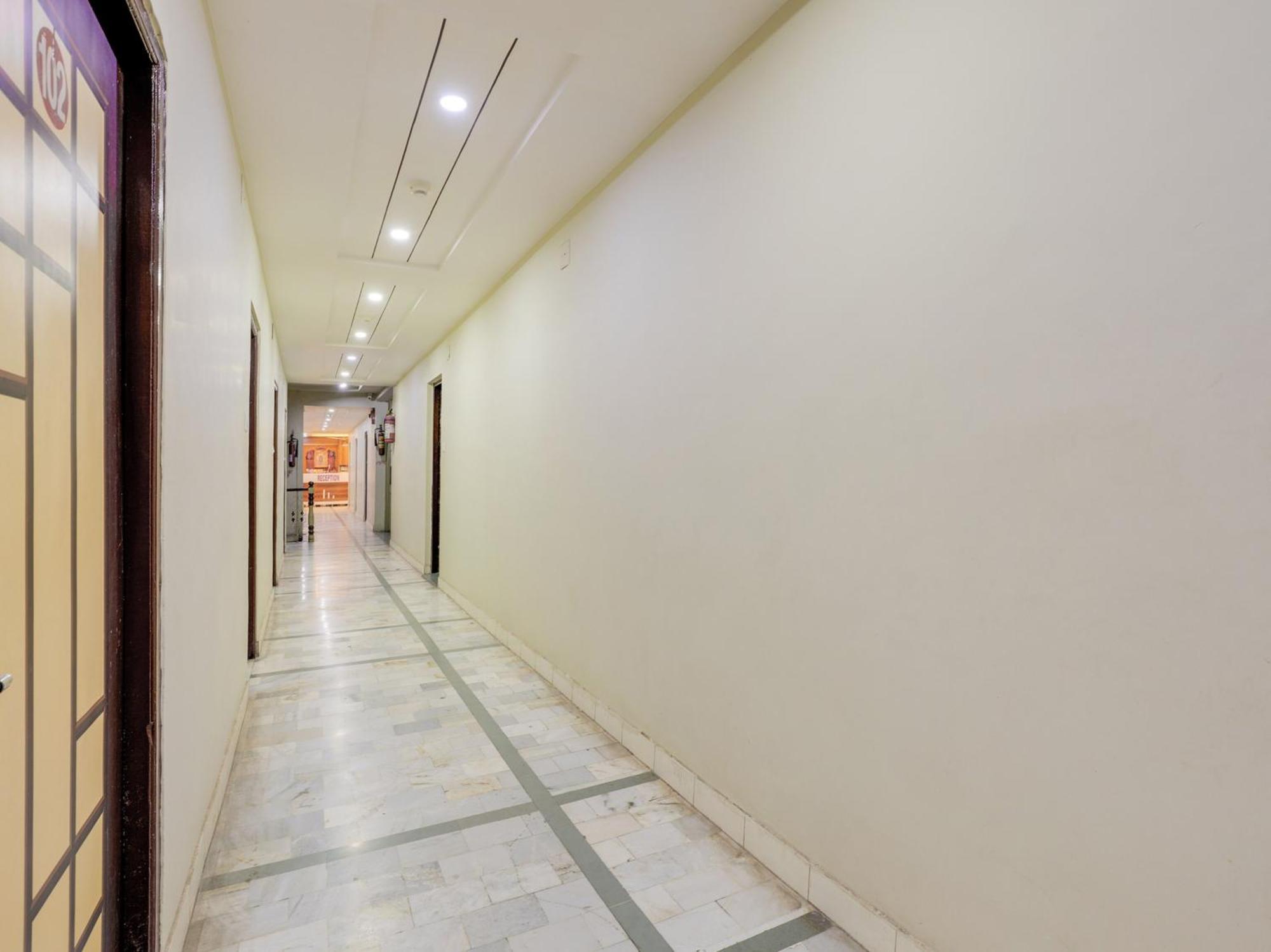 Hotel O Asopalav Naroda Bagian luar foto
