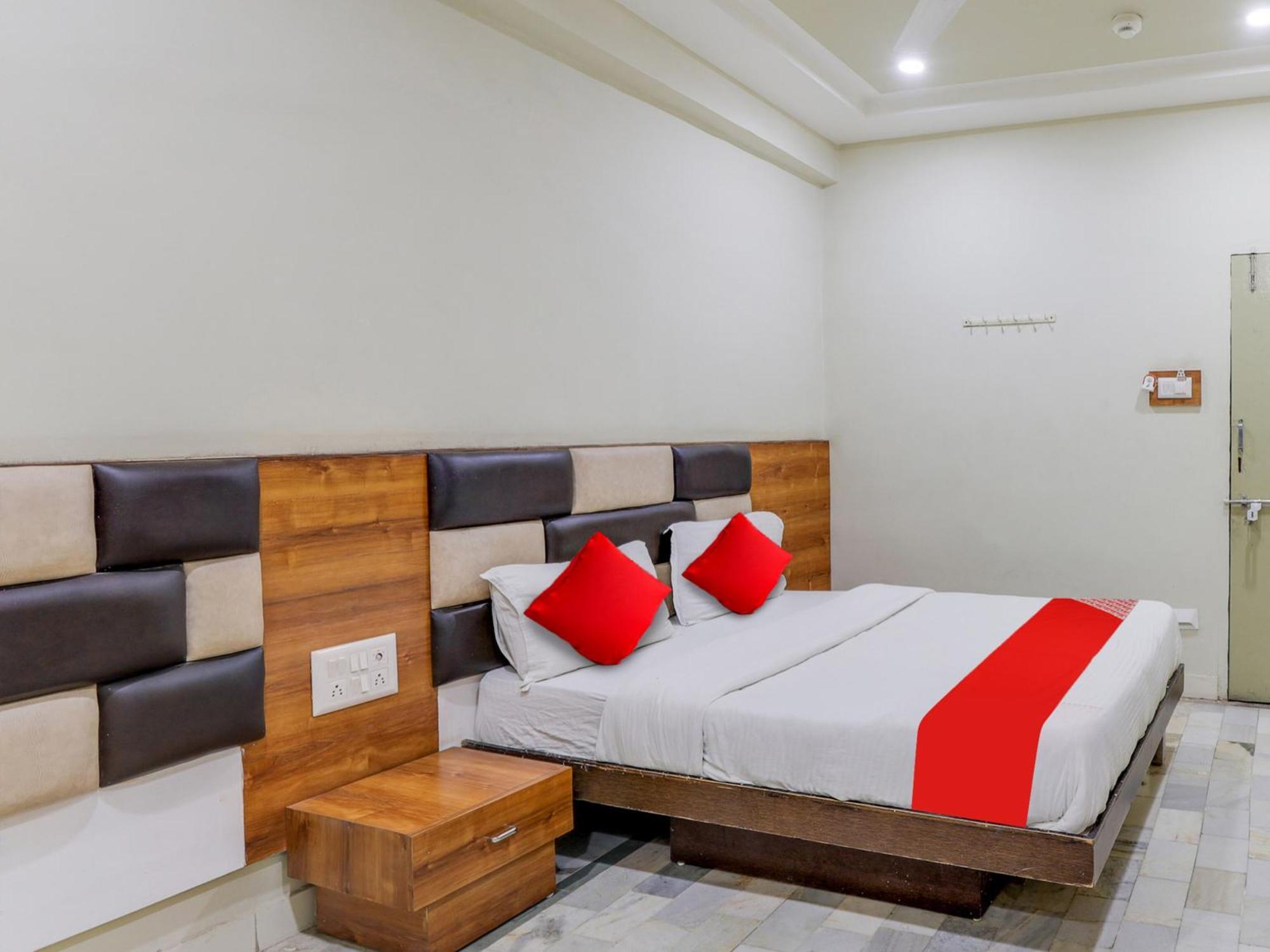 Hotel O Asopalav Naroda Bagian luar foto
